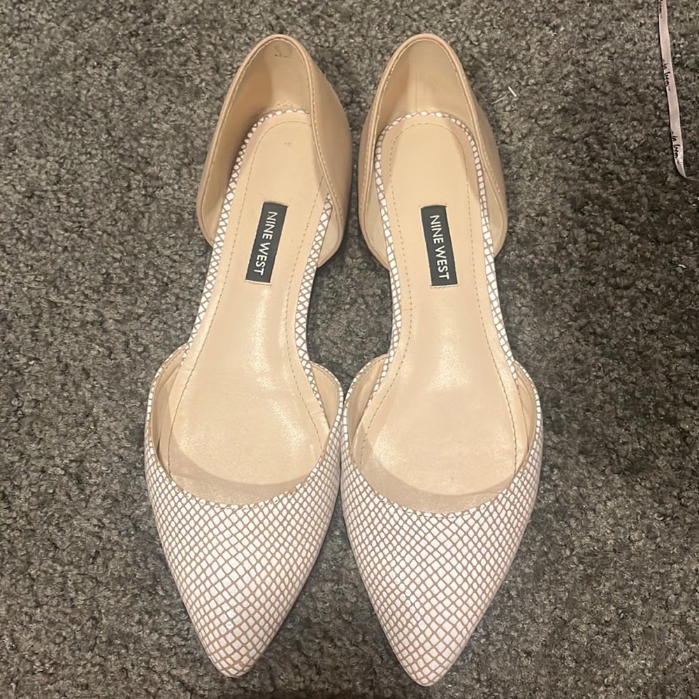 Nine West white and nude patterned flats